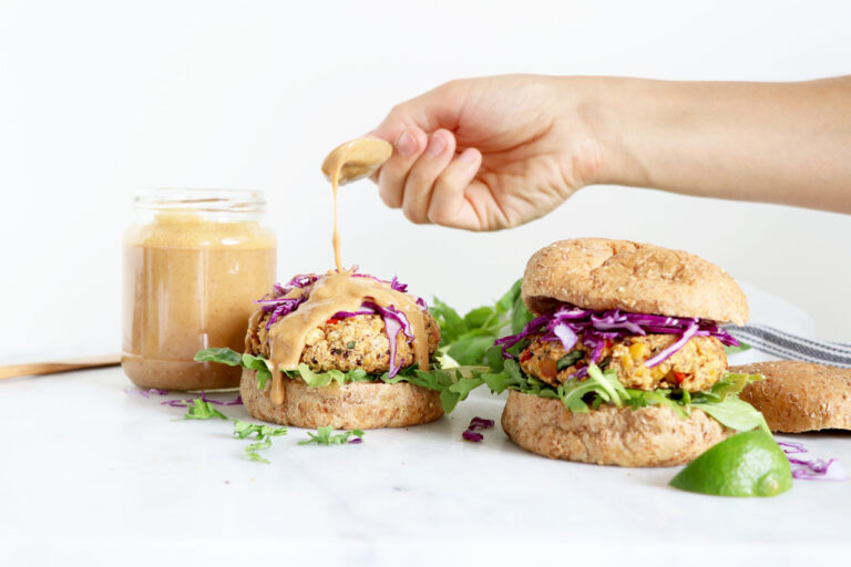 THE BEST QUINOA CHICKPEA BURGERS!