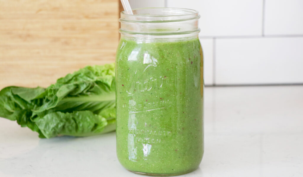 Green Smoothie in Glass Mason Jar
