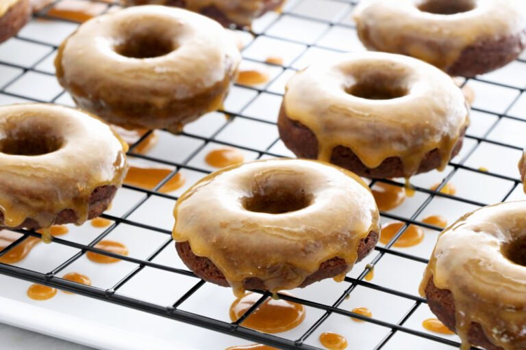 PUMPKIN SPICE DONUTS